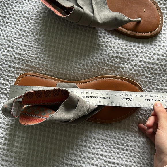 Sandals - Picture 3 of 3